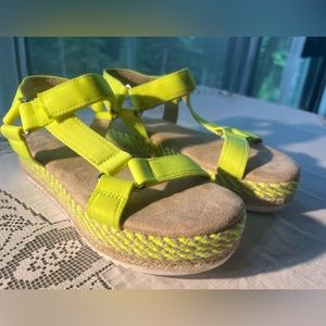 Liliana neon yellow sandals. Very cute for summer. Beautiful design. Size 7.5